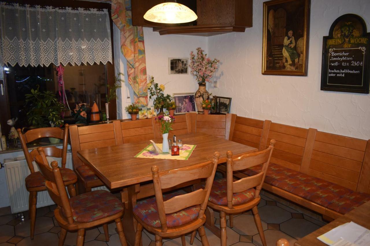 Marktstuebchen An Der Schoenen Loreley Bornich Bagian luar foto