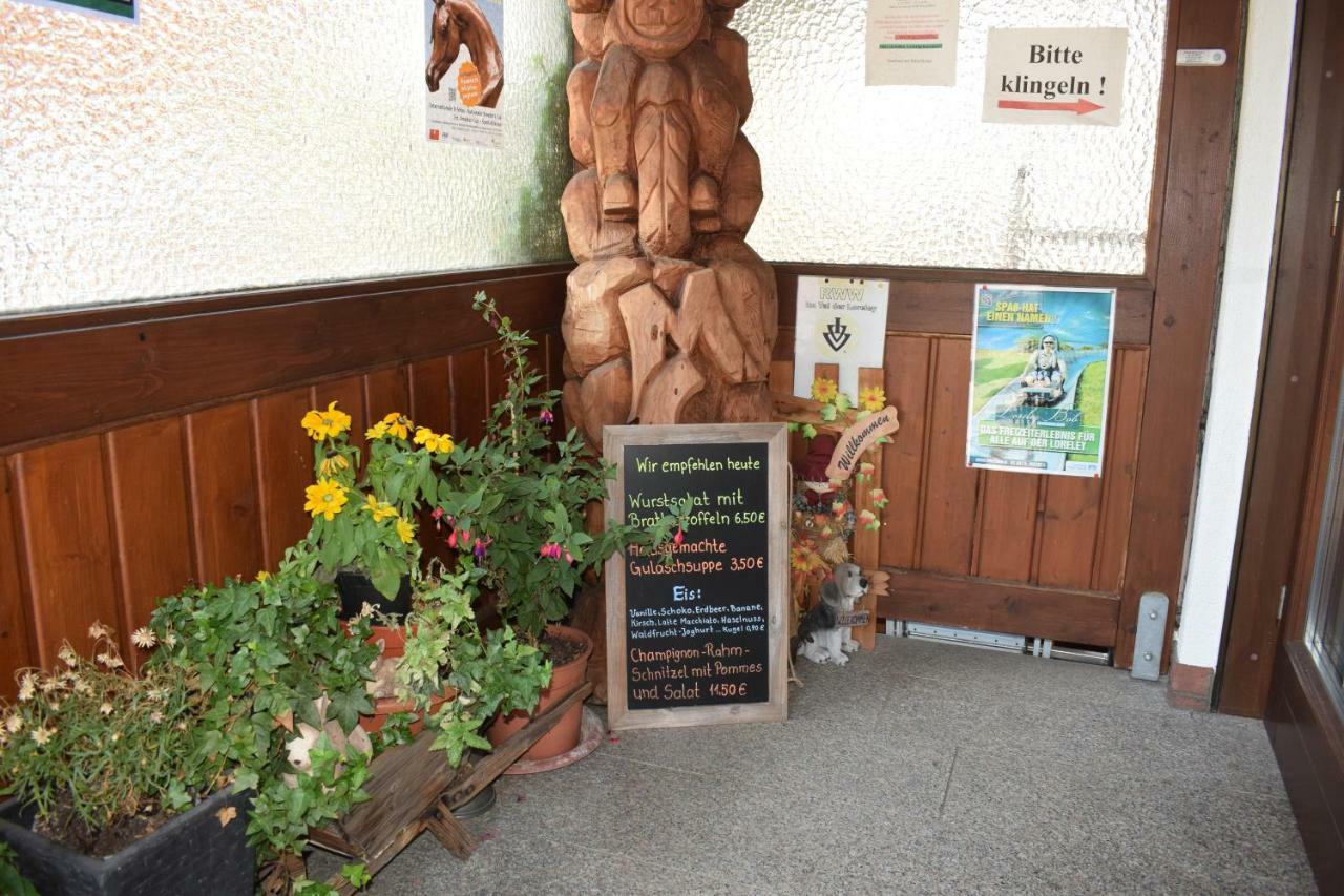 Marktstuebchen An Der Schoenen Loreley Bornich Bagian luar foto